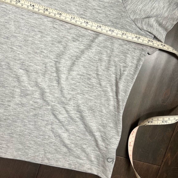 GapFit Light Gray Women's Short Sleeve Tee - Picture 3 of 5